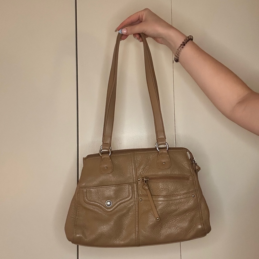 Tan Leather Shoulder Bag with Double Straps and Vintage Appeal